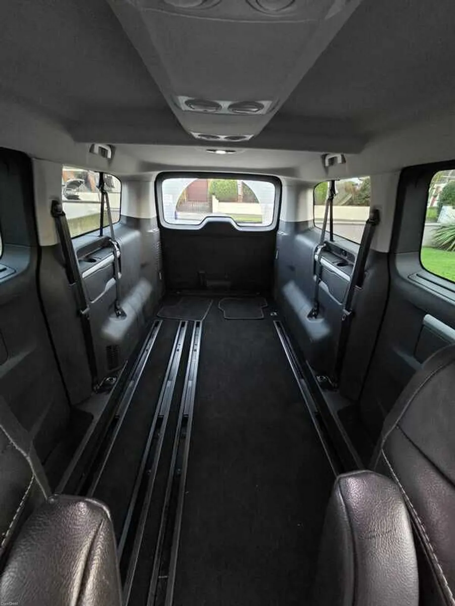 2023 Vauxhall Vivaro-e Life | 8 Seater Electric | 35k km | Huge Space - Image 3