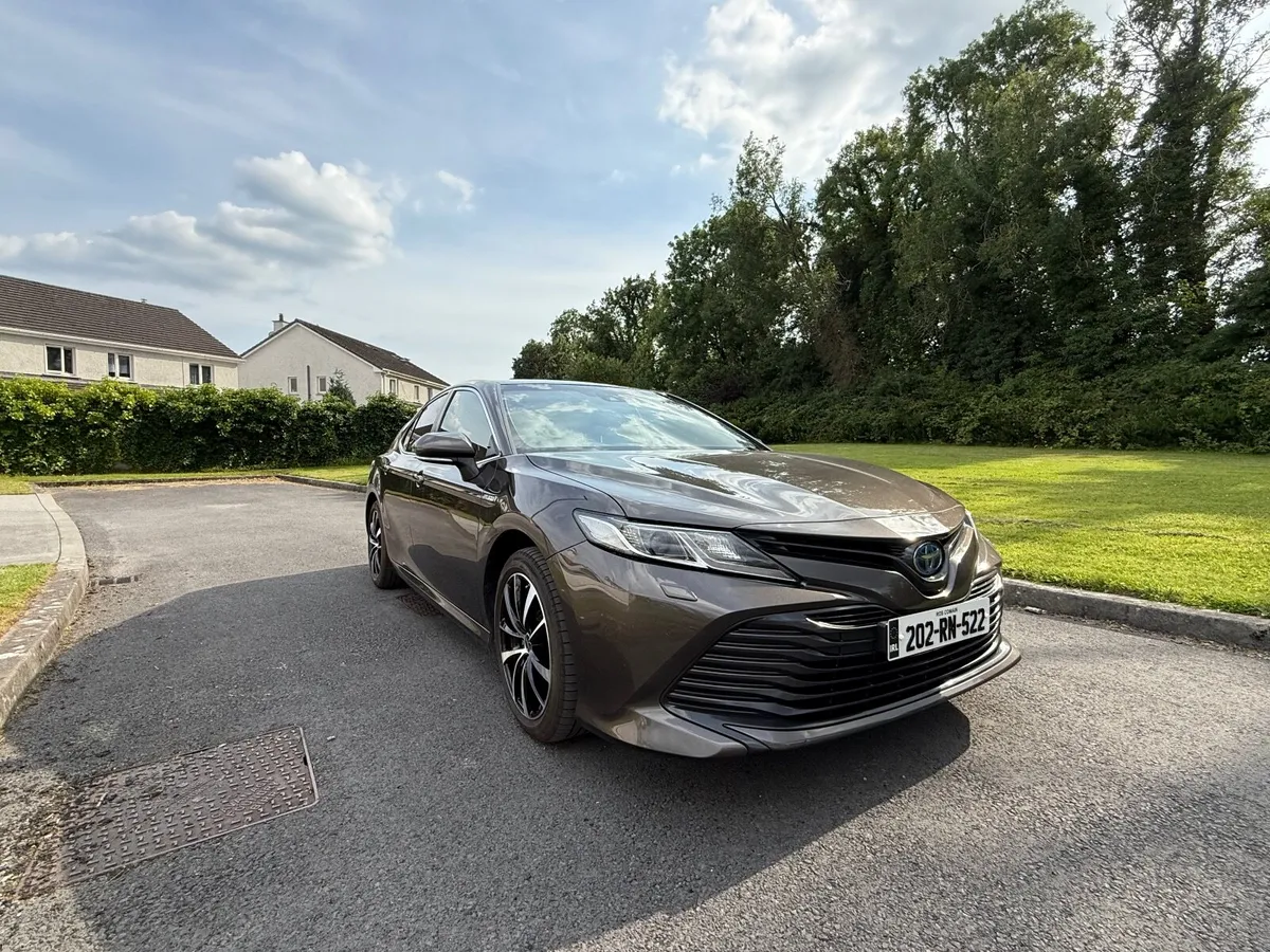 Toyota Camry 2020 - Image 2