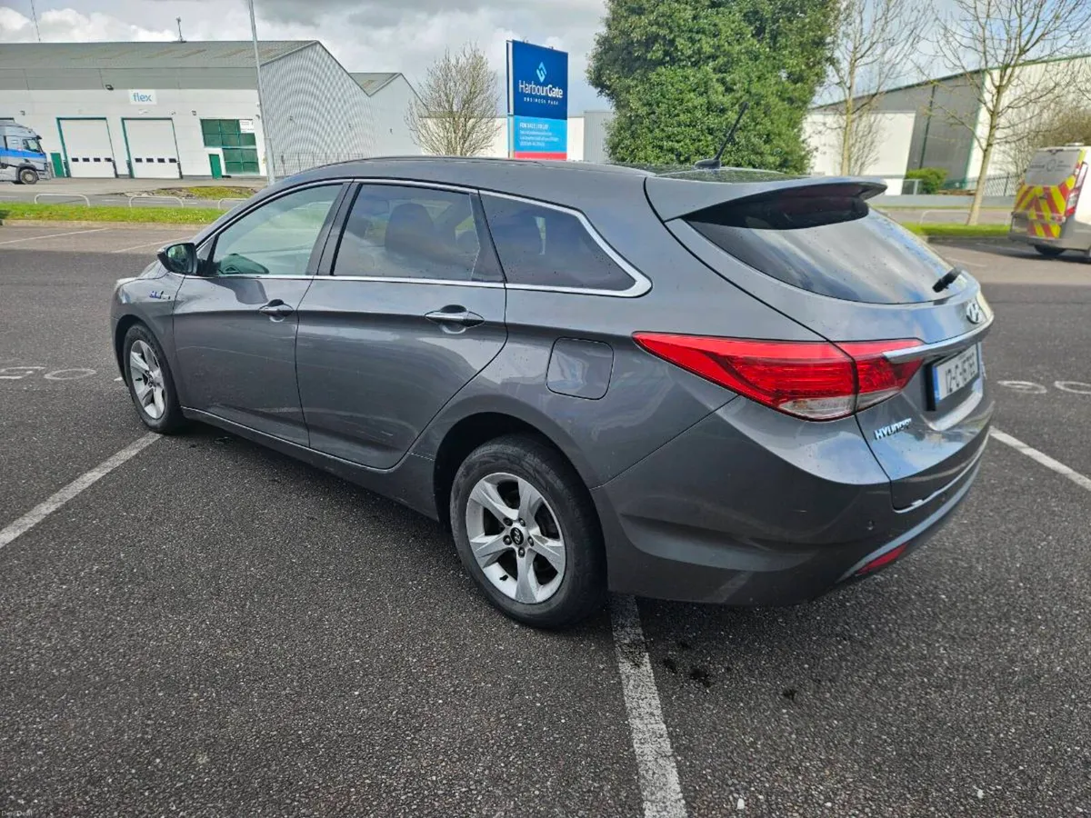 Hyundai i40 Estate - Image 4