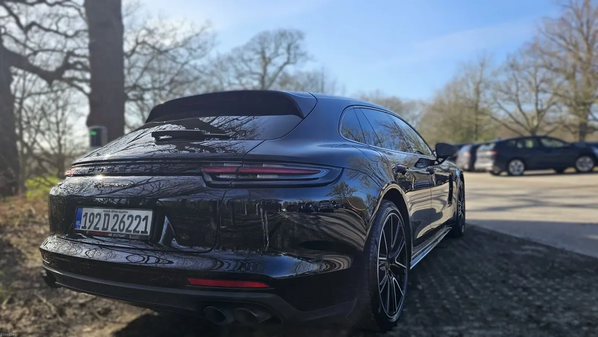 Porsche Panamera 4 E-Hybrid Sport Turismo - Image 3