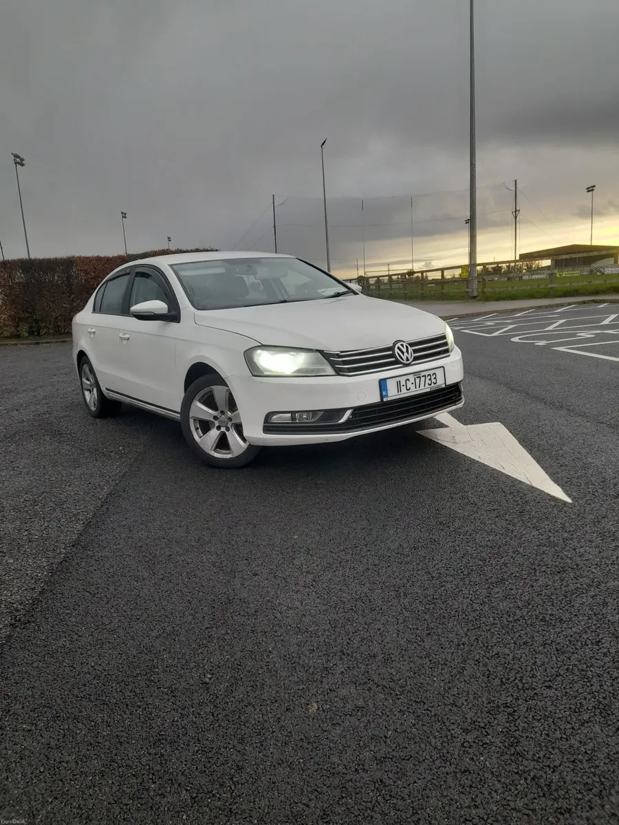 Volkswagen Passat 2011 - Image 4