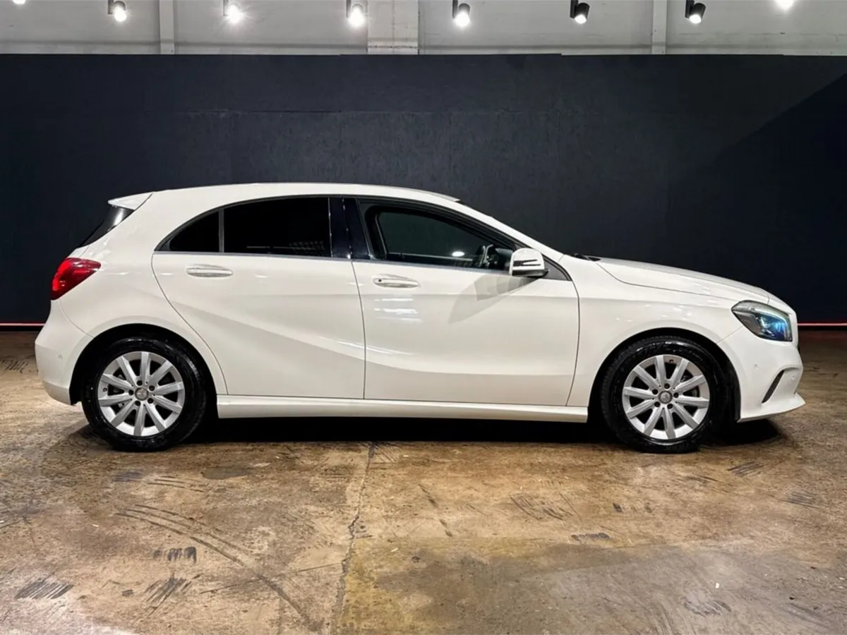 Mercedes-Benz A-Class 1.6 AUTOMATIC - HALF BLACK L - Image 3