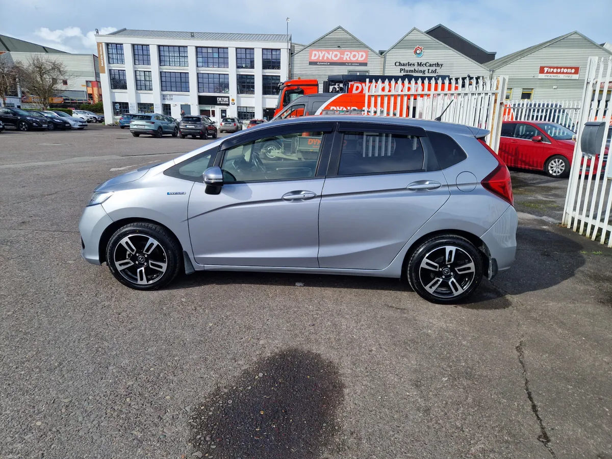 Honda Fit 1.5 Self Charging Hybrid Automatic - Image 4