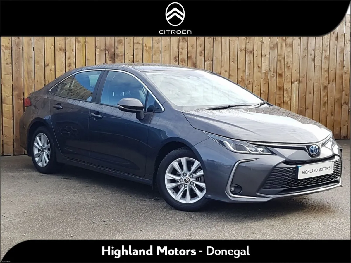 Toyota Corolla 1.8 Hybrid Luna Saloon - Image 1