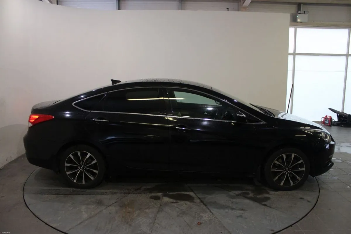 Hyundai i40 Executive Plus 1.7 Diese -TENDER 31 - Image 3