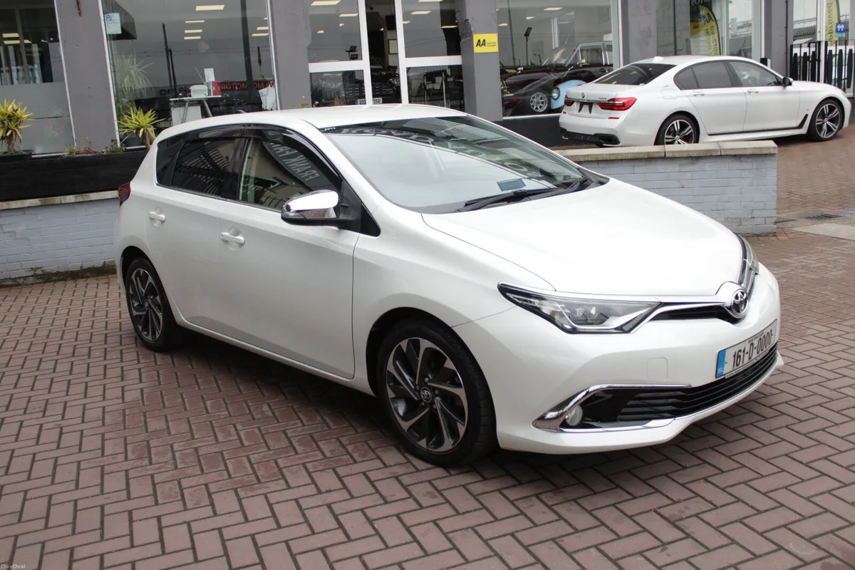 TOYOTA AURIS 1.8 HYBRID 5DR HATCHBACK AUTO - Image 2