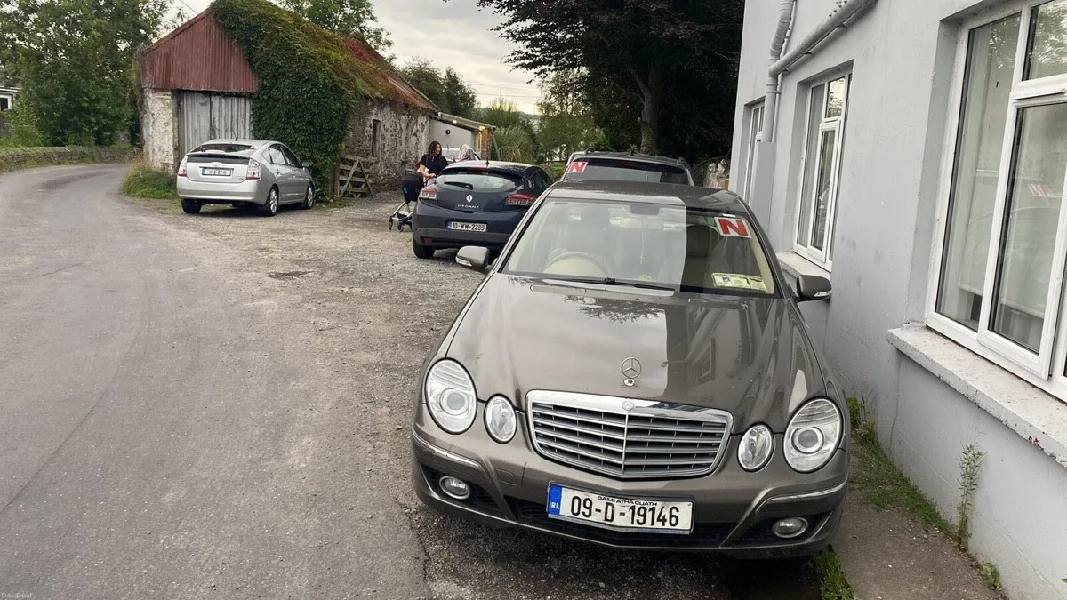 Mercedes-Benz E220 CDI Elegance 2009 Automatic - Image 2