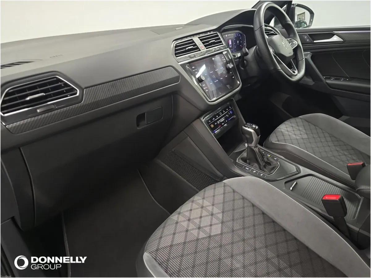 Volkswagen Tiguan Estate Special Edition R-Line Ed - Image 2