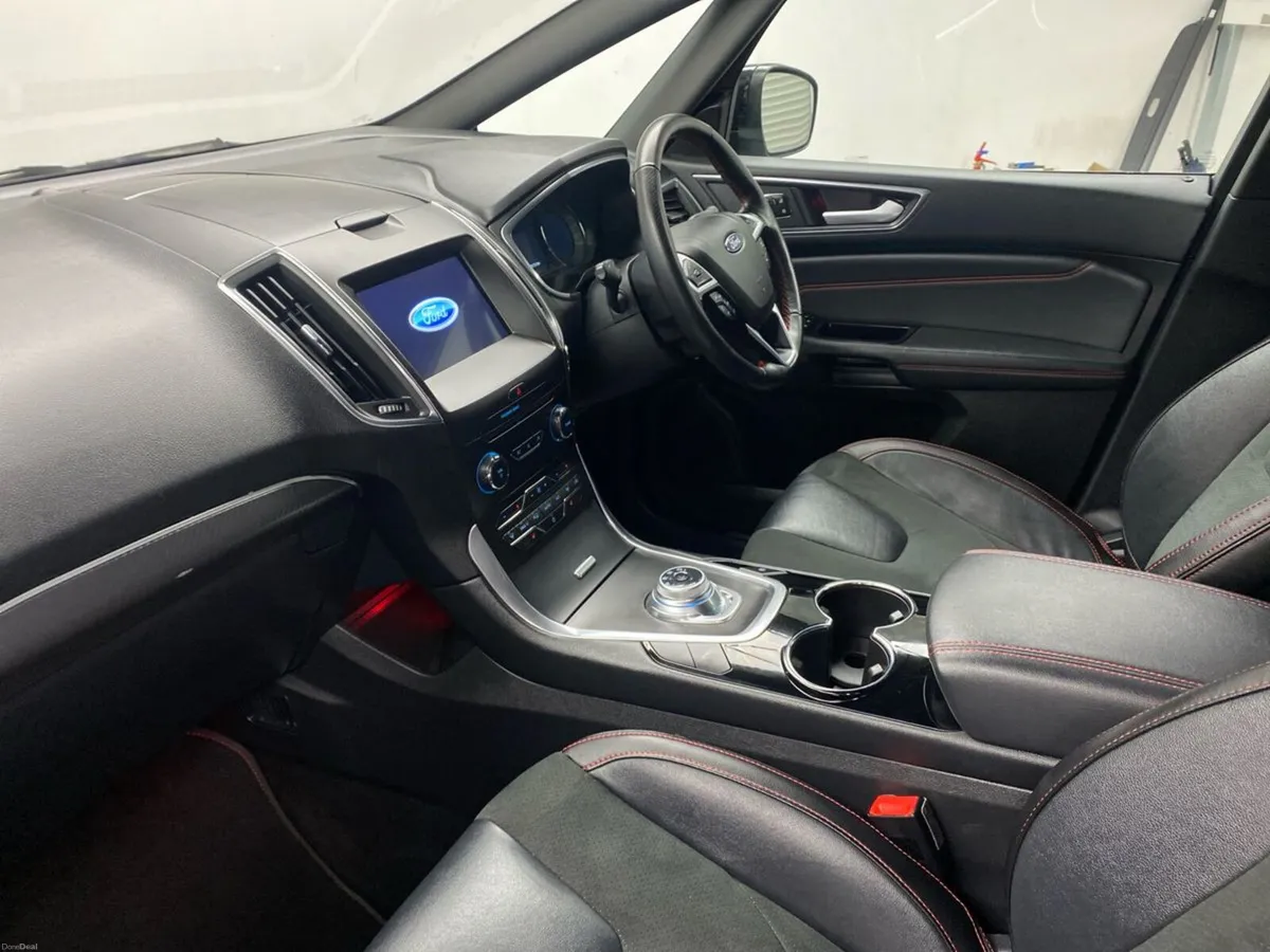 Ford S-Max 2.5 Duratec 190PS FHEV ST-Line Auto - Image 2