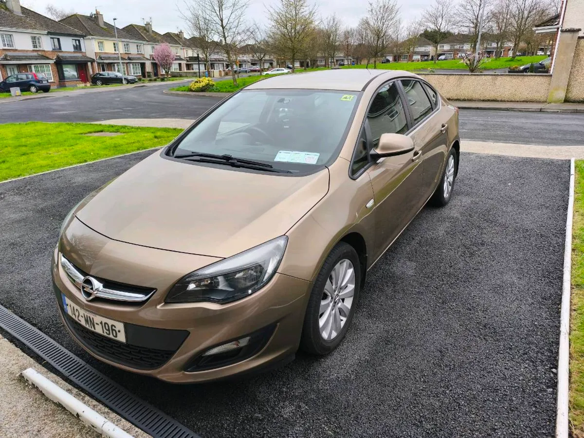 Opel Astra 2014 - Image 1