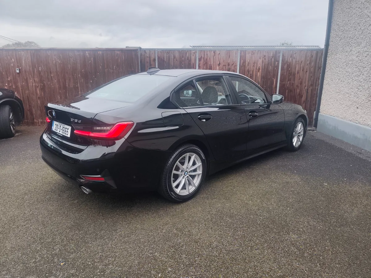 BMW 318D  2020 - Image 3