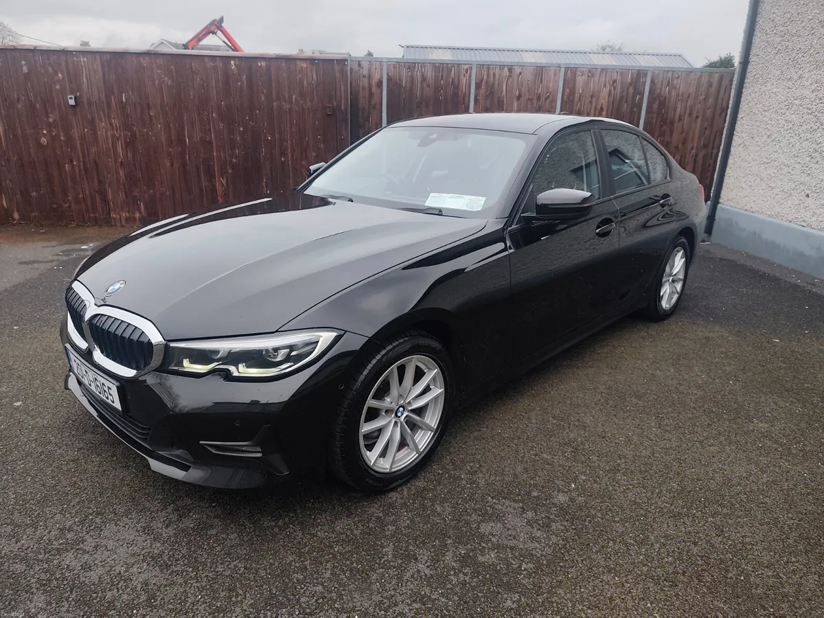 BMW 318D  2020 - Image 2