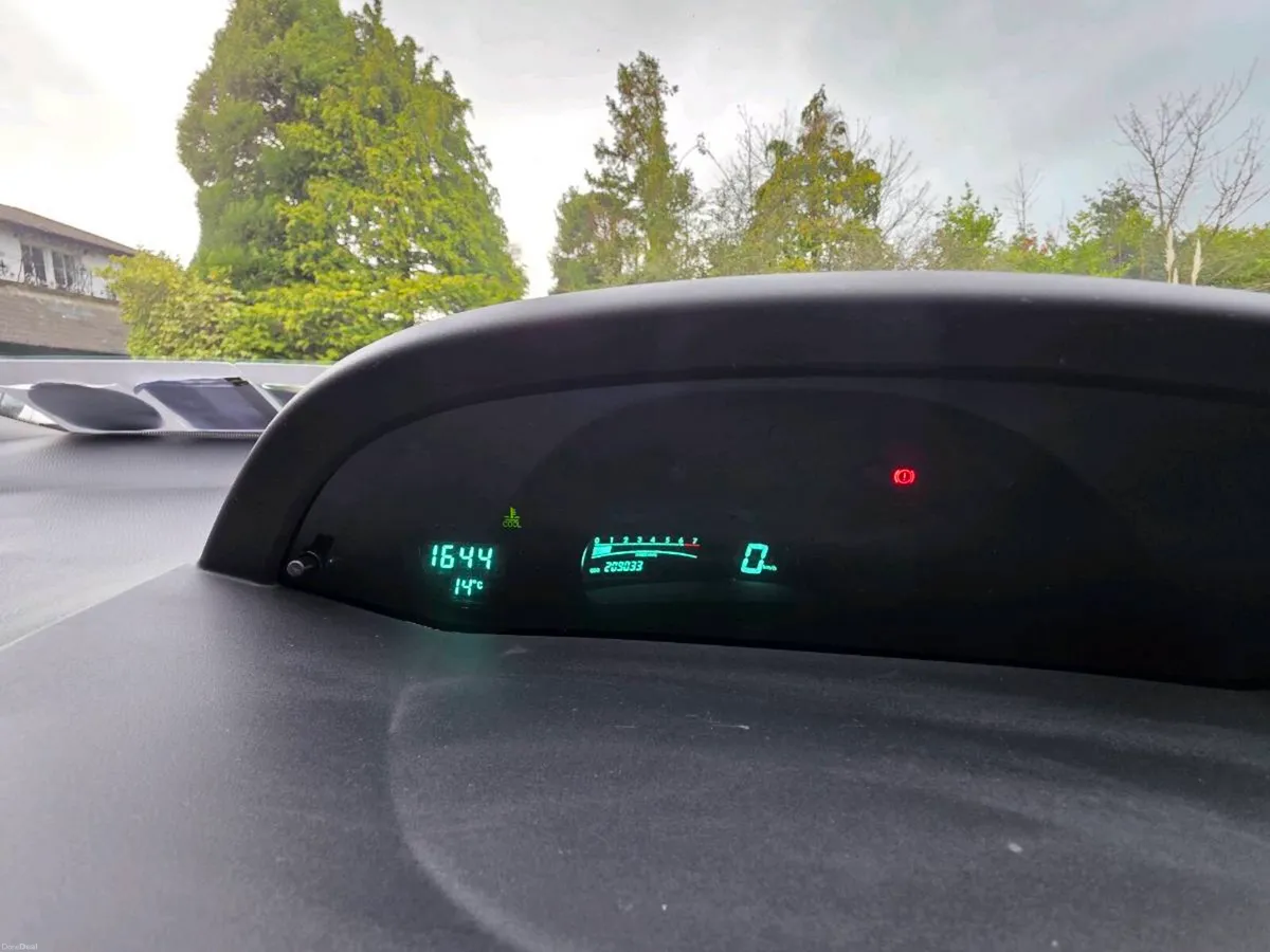 Toyota yaris - Image 4