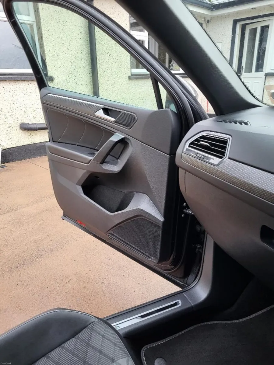 Volkswagen Tiguan 2023 - Image 4