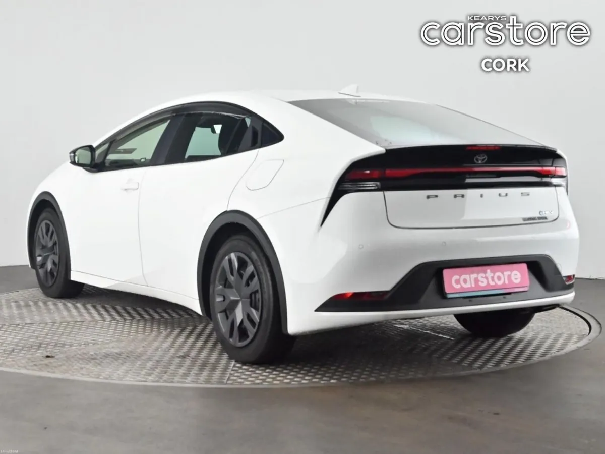 Toyota Prius 1.8 Hybrid Luxury with Sat Navi & JBL - Image 3