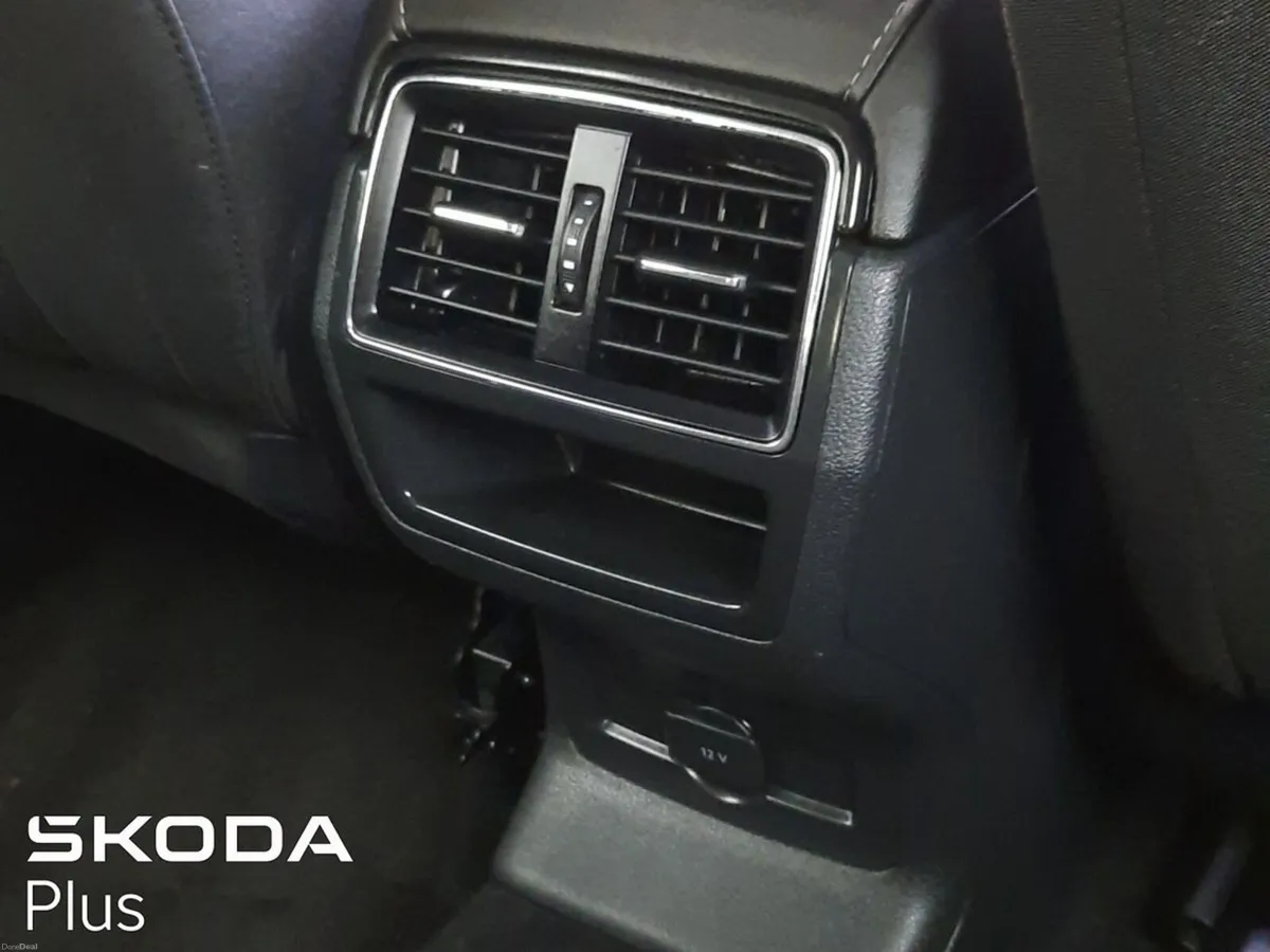 Skoda Karoq **AUTOMATIC**STYLE MODEL  2.0TDI - Image 3
