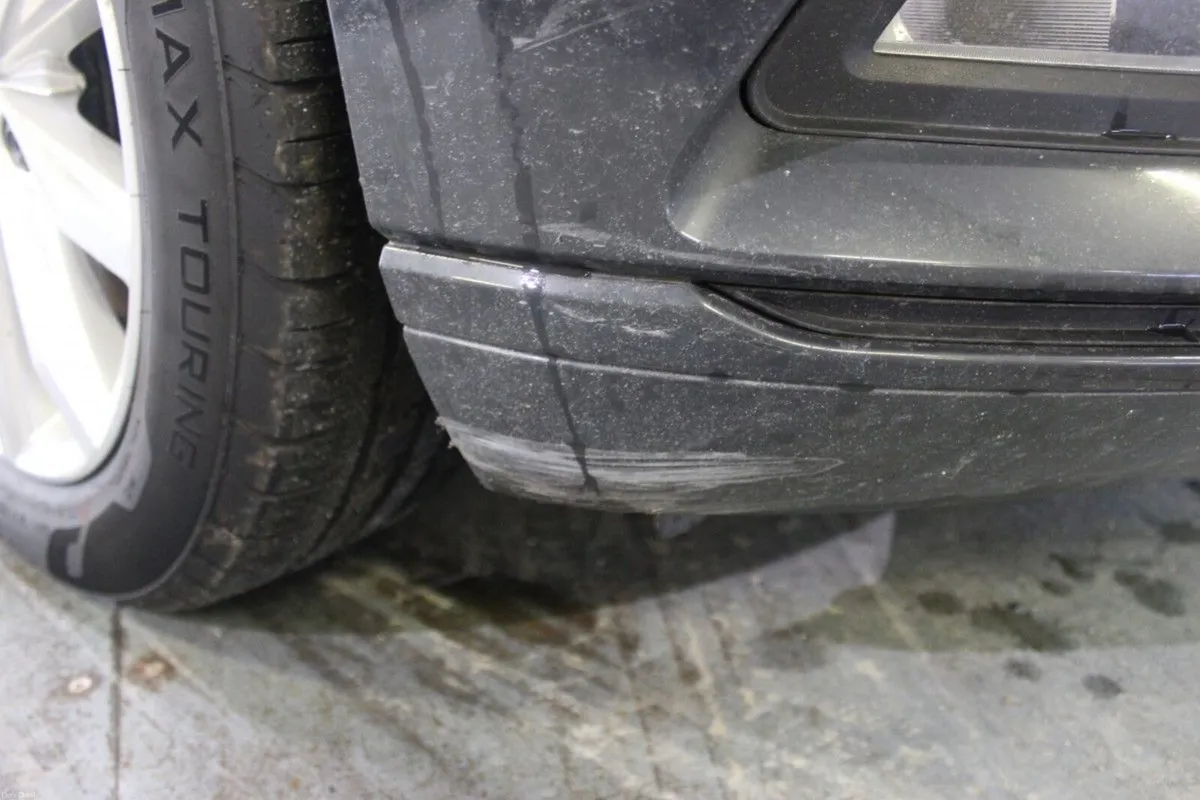 Volkswagen Passat 1.6 TDI 120HP SE BUSINESS - TEND - Image 4