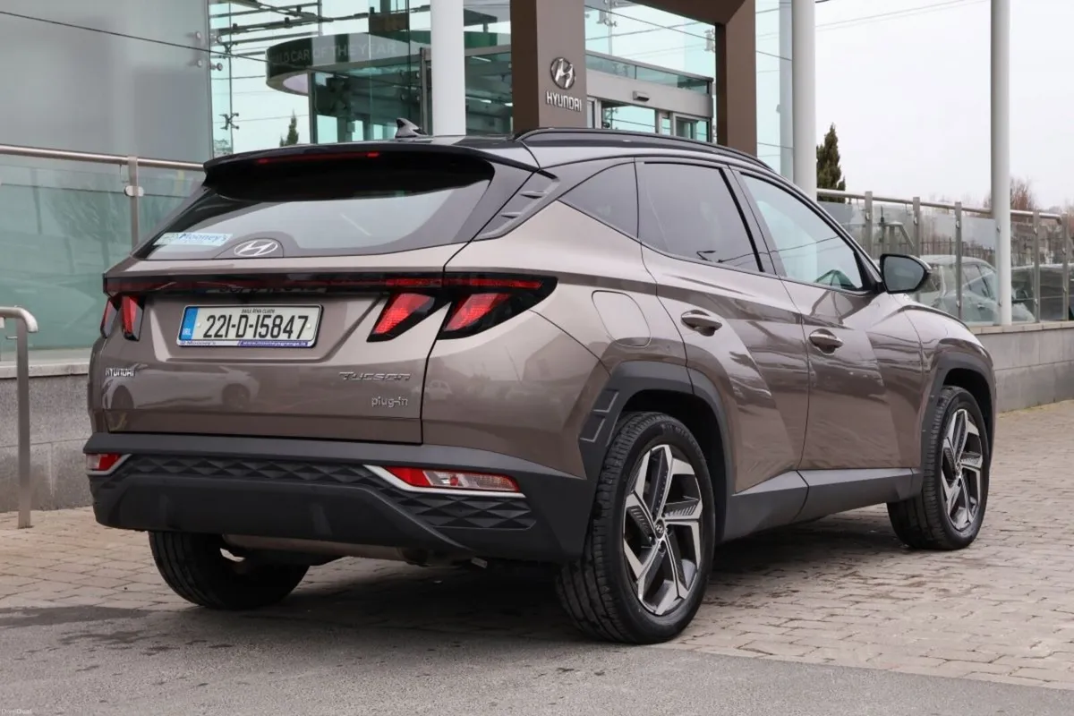 Hyundai Tucson  Executive PHEV Auto 2 Tone Roof - Image 4