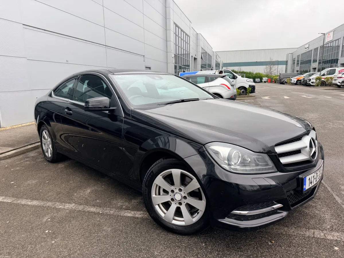 141 Mercedes-Benz C-Class C220 Coupe *** Pan Roof - Image 3