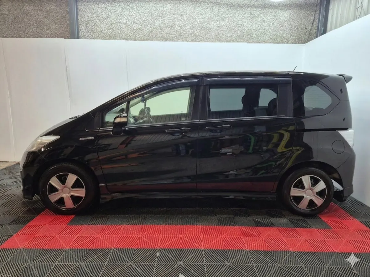 2013 HONDA FREED, NEW NCT AND TAX, 1.5 PETROL - Image 3