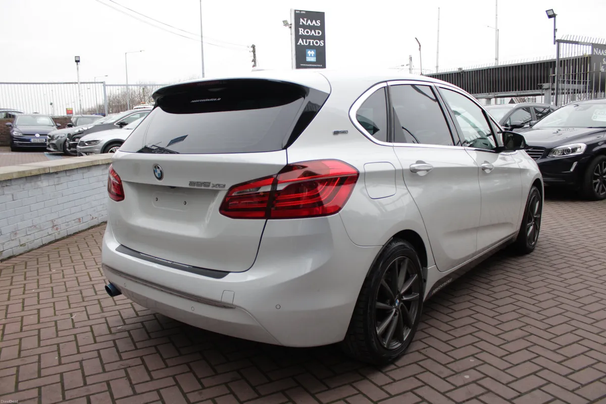 BMW 2 SERIES 225XE M-PERFORMANCE EDITION 5DR AUTO - Image 4