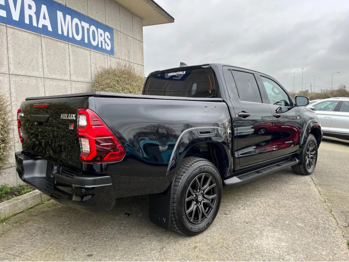 Toyota Hilux GR SPORT AUTOMATIC 2.4 DIESEL //LOW M - Image 4