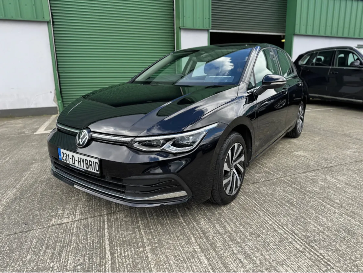 Volkswagen Golf STYLE TSI E-HYBRID S DSG - Image 2