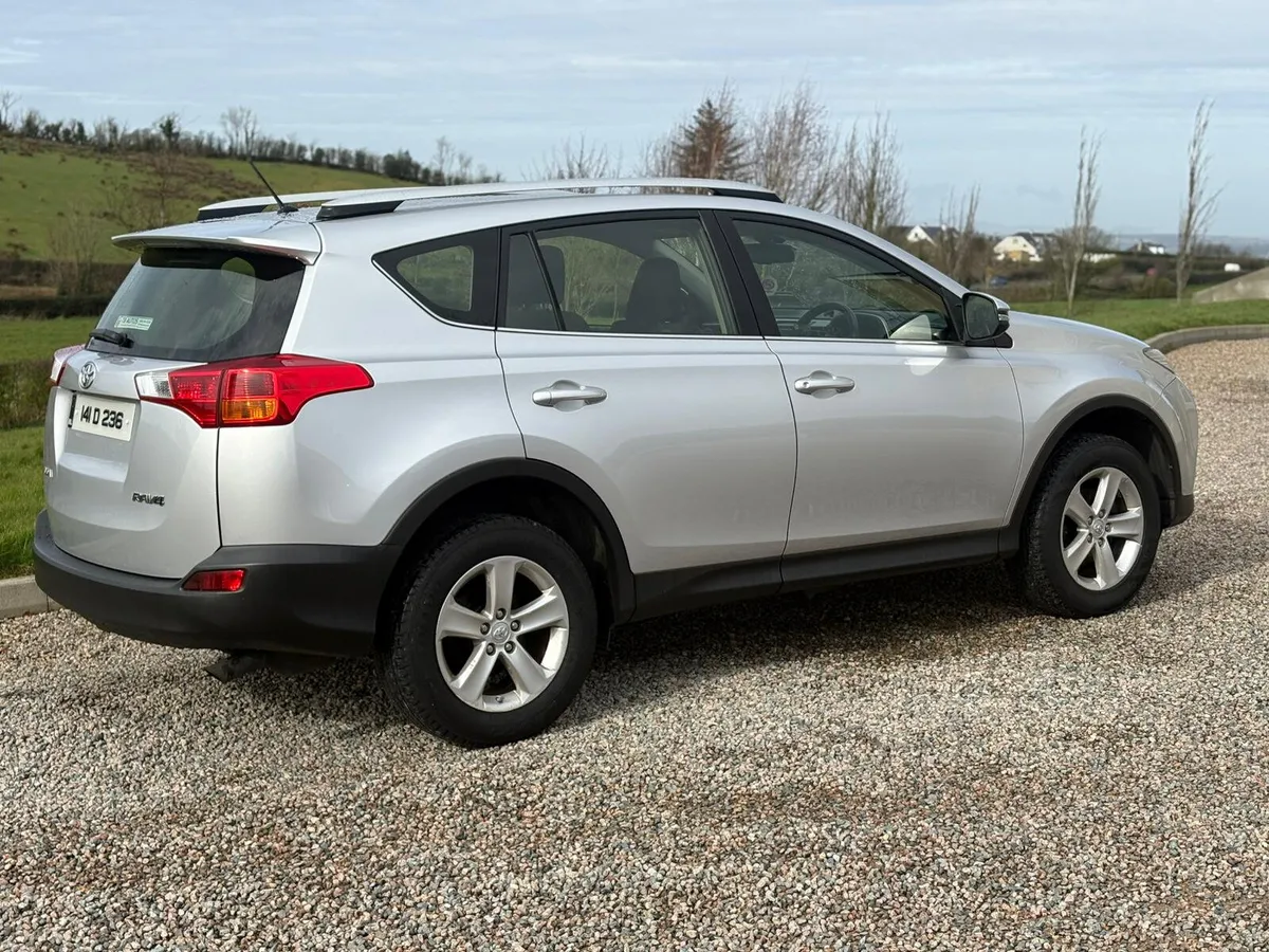 141 Toyota RAV4 2.0 D4D Luna - Image 3