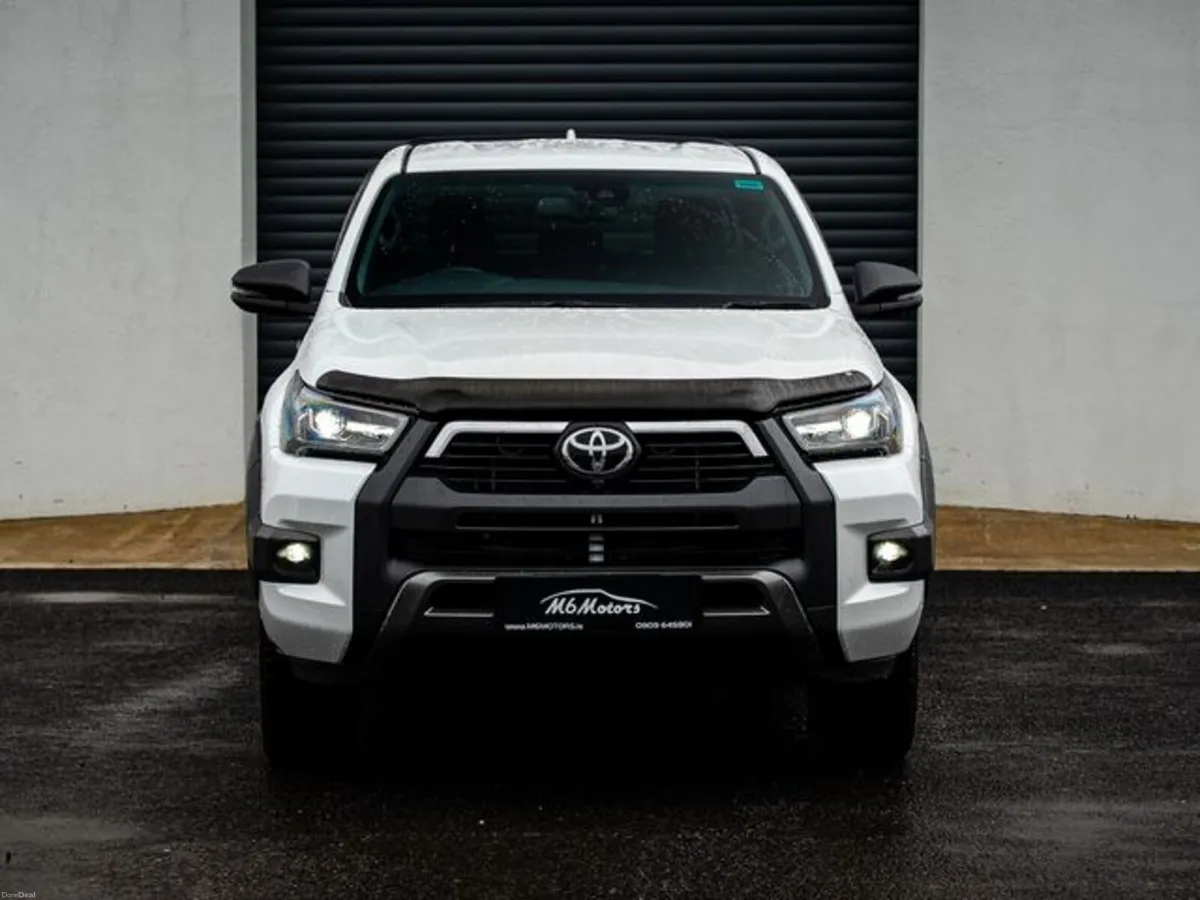 Toyota Hilux INVINCIBLE X 4WD D-4D DCB - Image 2