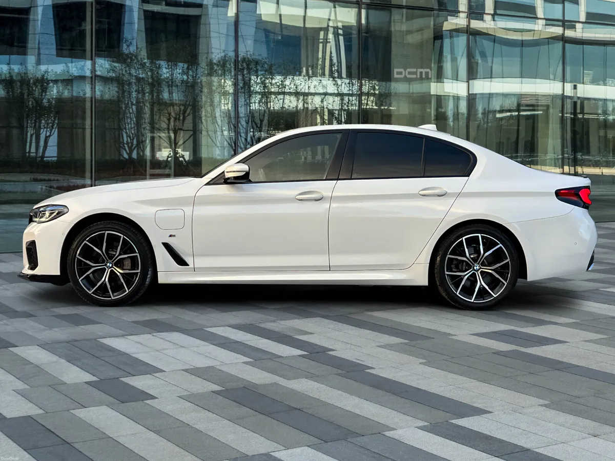 BMW 530e G30 LCI M Sport Joy Plus *Comfort Pack* - Image 3