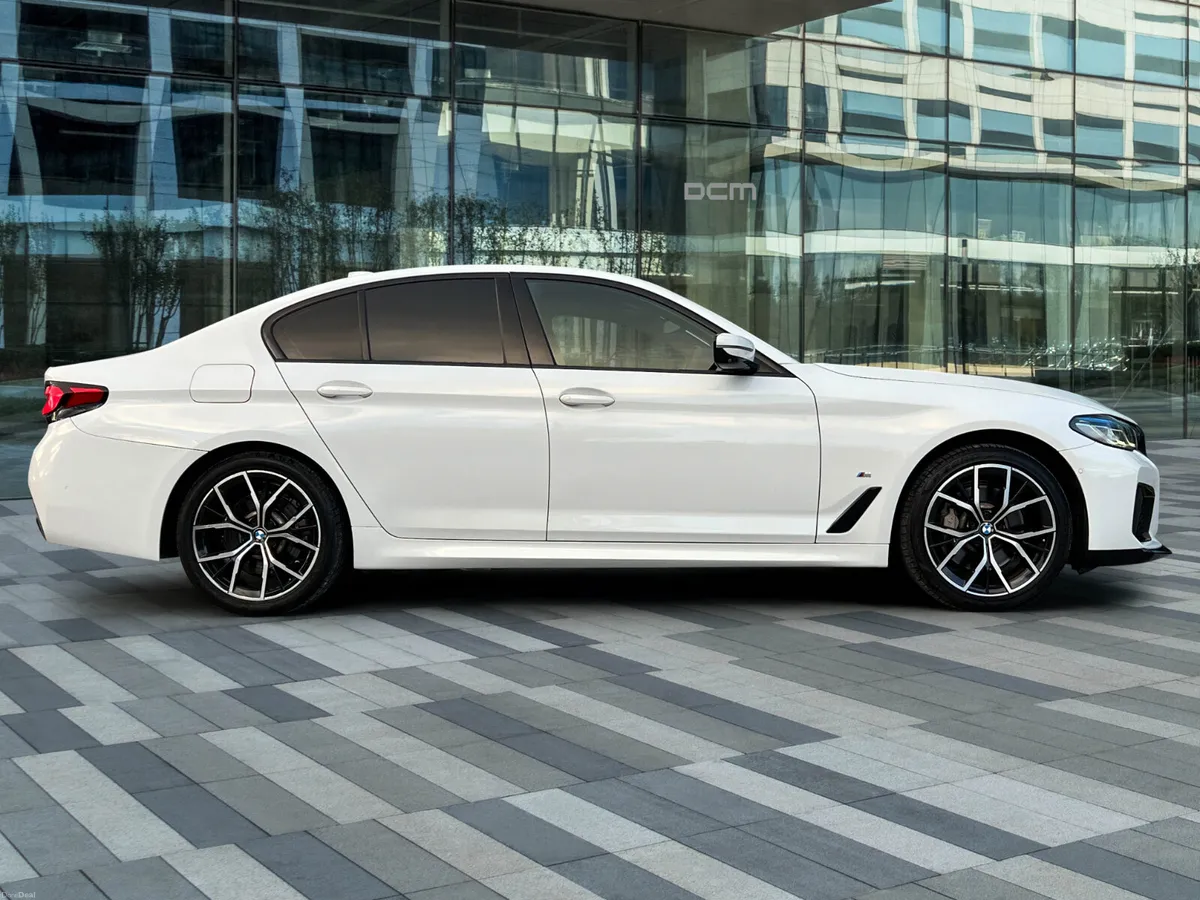 BMW 530e G30 LCI M Sport Joy Plus *Comfort Pack* - Image 4