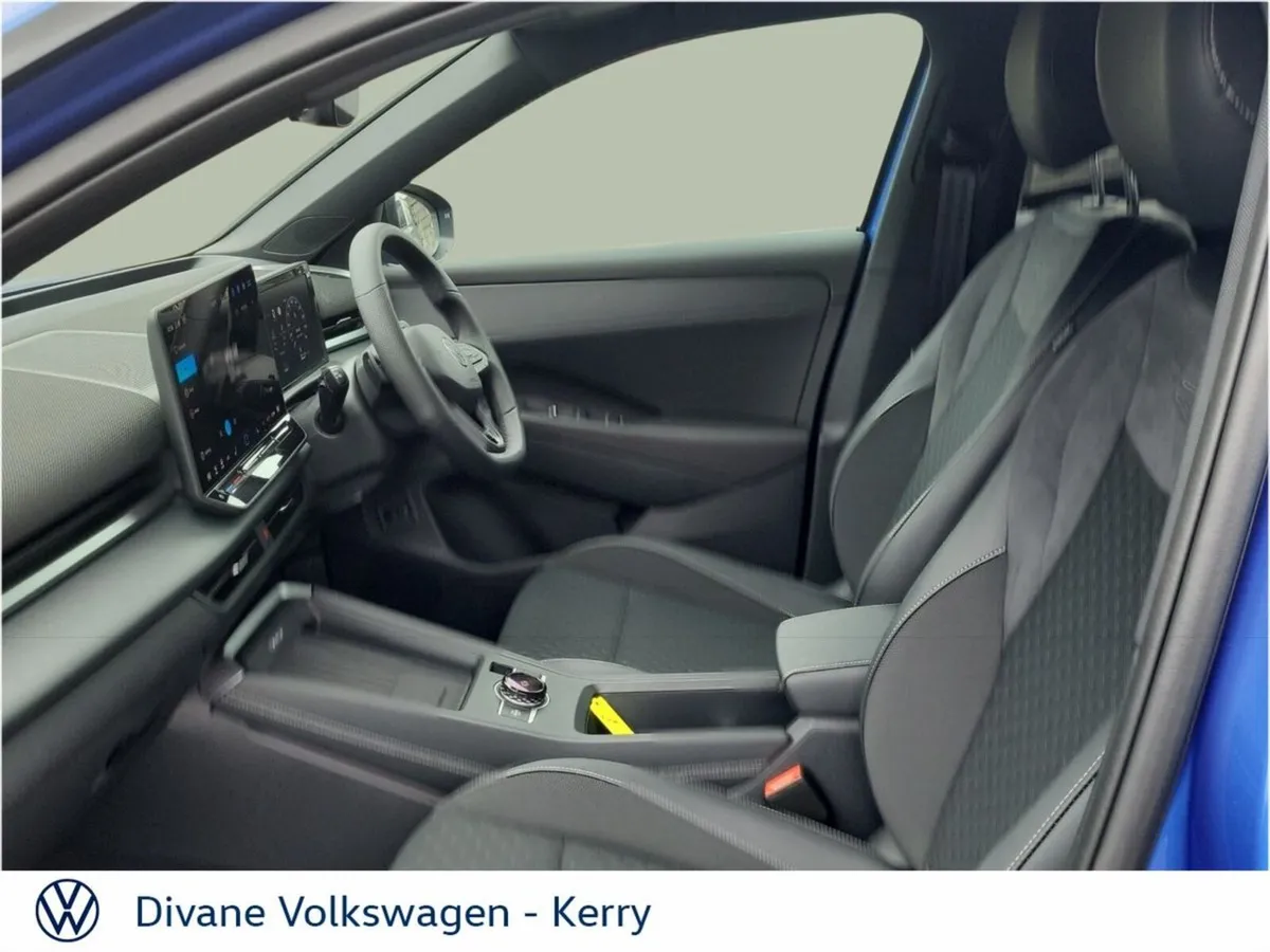Volkswagen T-Roc R-LINE 1.5 PETROL MHEV AUTOMATIC - Image 4