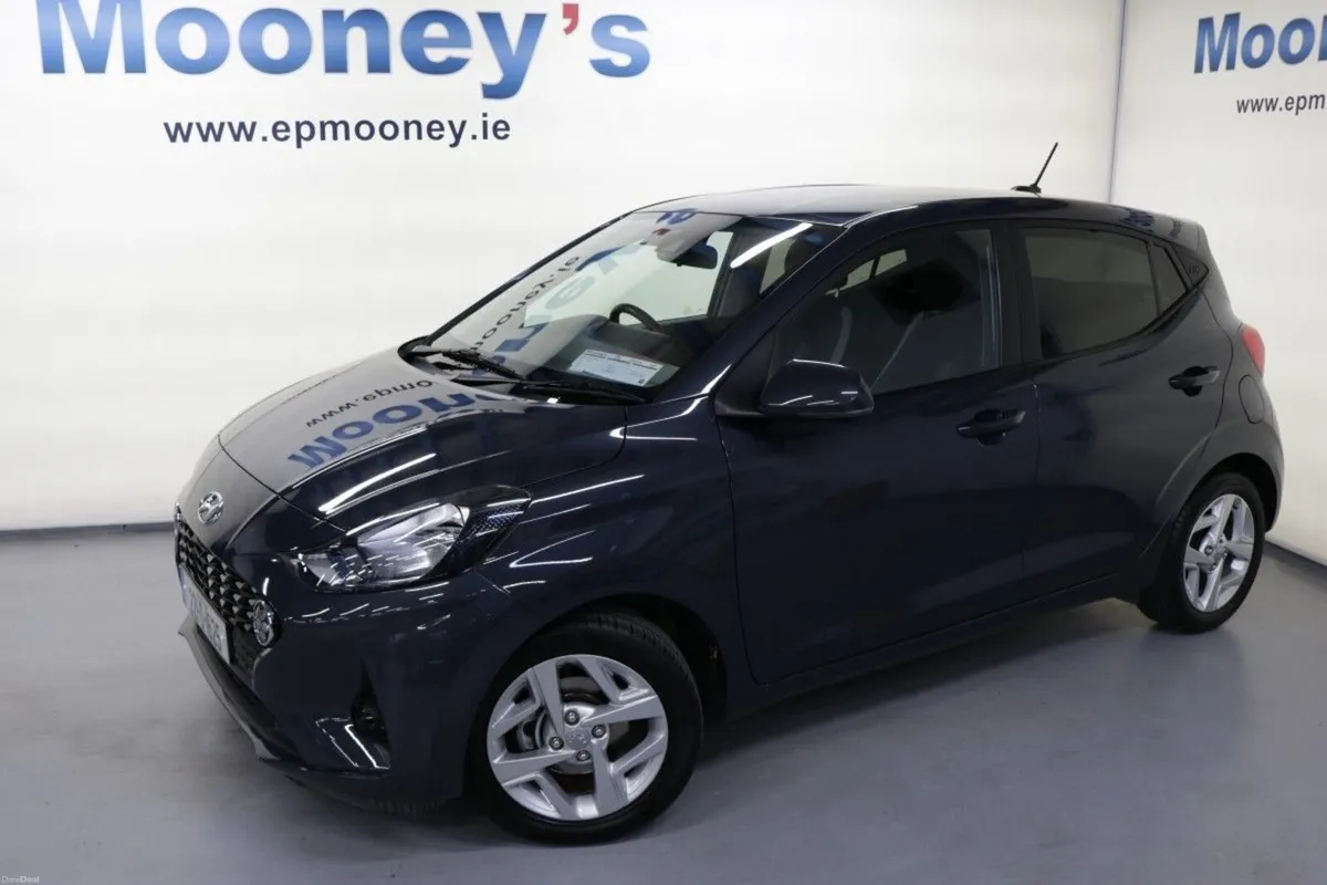 Hyundai i10 DELUXE 1.0L PETROL HATCHBACK - Image 2