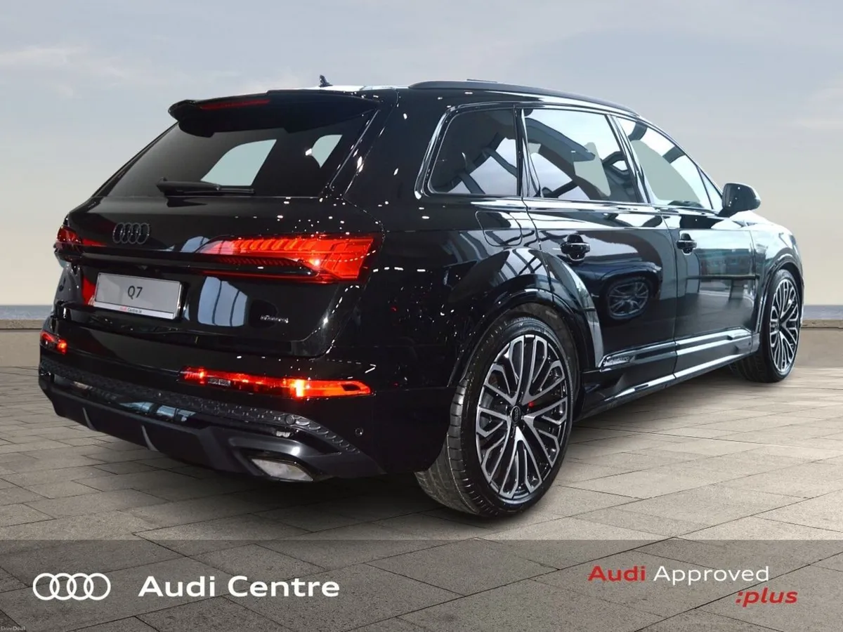Audi Q7 55 TFSIE Q S LINE 290KW - Image 4