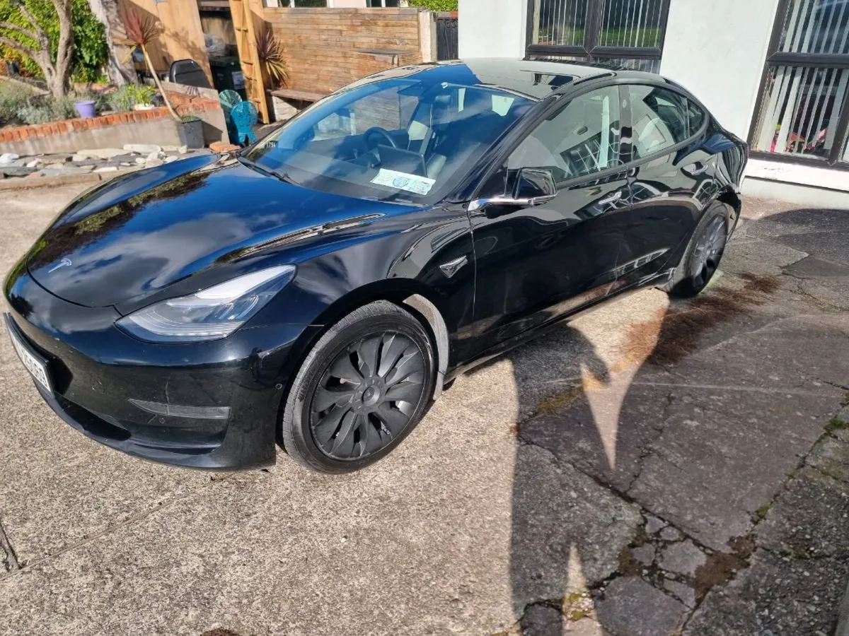 Tesla Model 3 Long Range AWD - Image 3