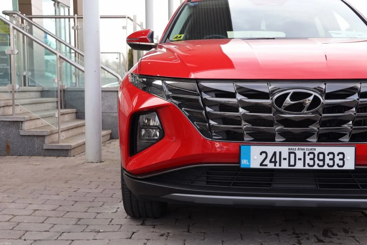 Hyundai Tucson 2WD Executive Plus HEV STG Auto - Image 5