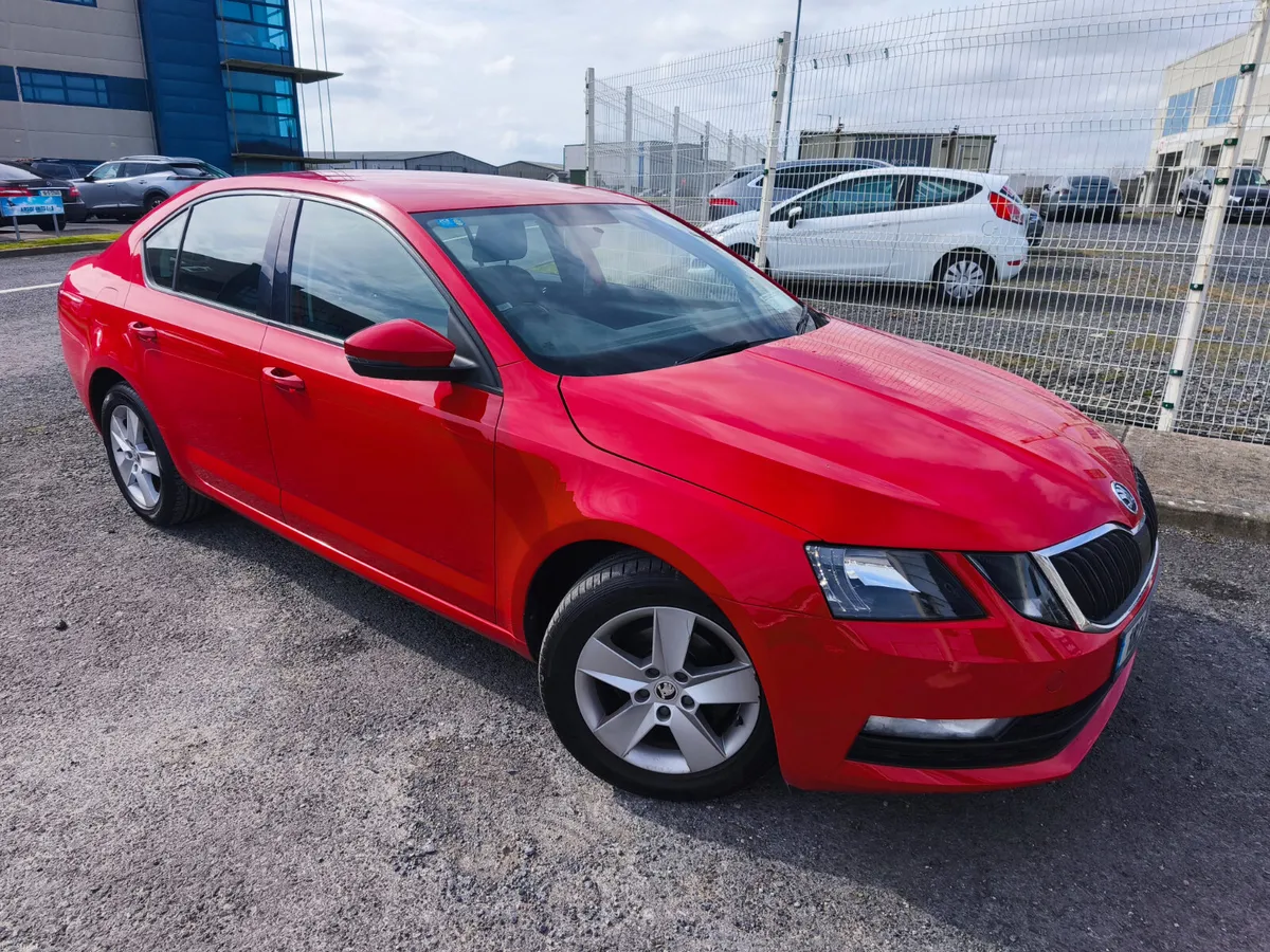 Skoda Octavia AMBITION 1.6TDI 115HP DSG - Image 3