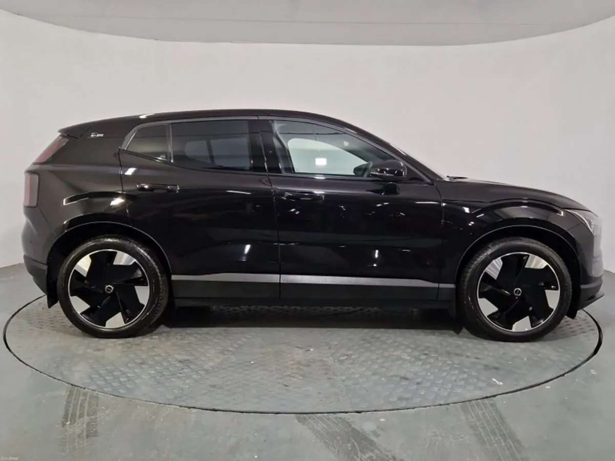 Volvo EX30 Single Motor BEV 272hp Plus - Image 2