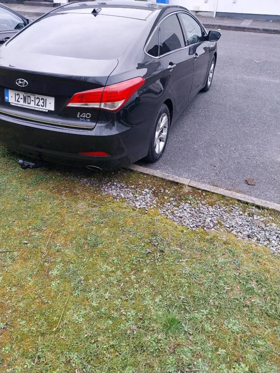 12 Hyundai i40 - Image 3