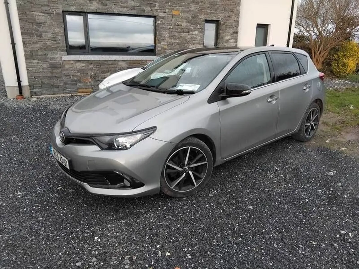 2018 Toyota Auris - Image 1