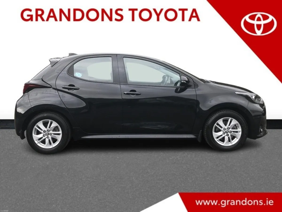 Toyota Yaris 1.5 HYBRID LUNA - GRANDONS - Image 3