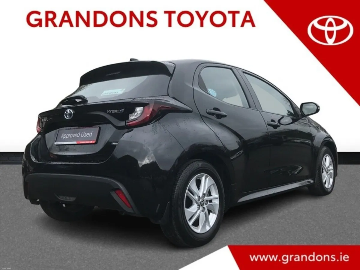 Toyota Yaris 1.5 HYBRID LUNA - GRANDONS - Image 2