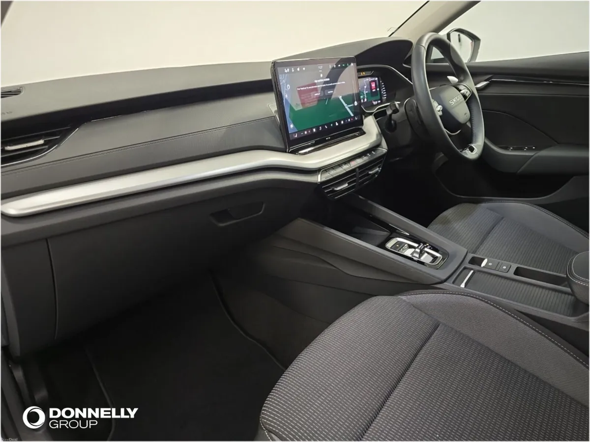 Skoda OCTAVIA Diesel Estate SE Technology - Image 2