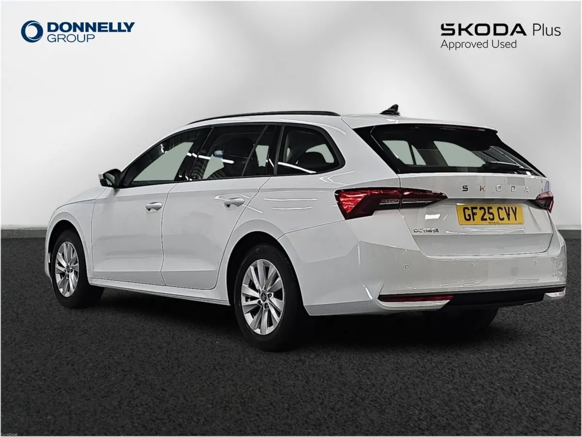 Skoda OCTAVIA Diesel Estate SE Technology - Image 3