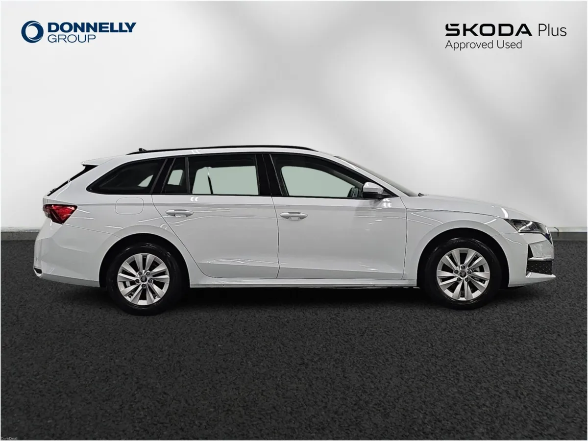 Skoda OCTAVIA Diesel Estate SE Technology - Image 4