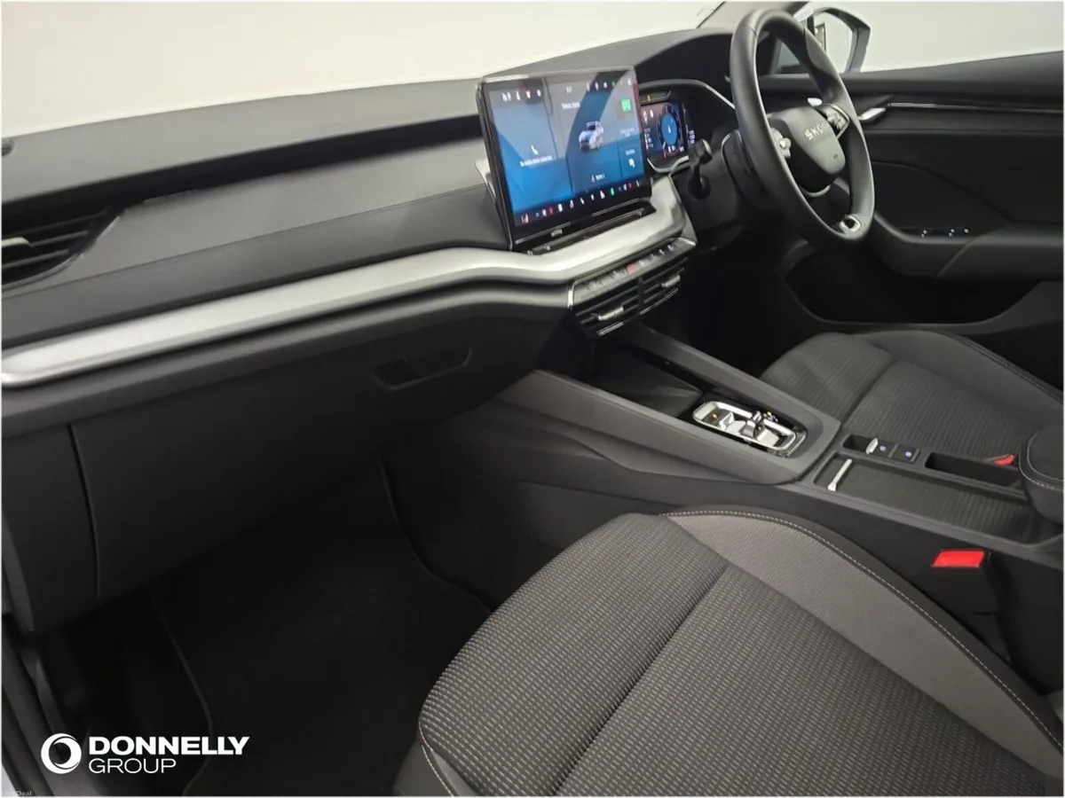 Skoda OCTAVIA Diesel Estate SE Technology - Image 2