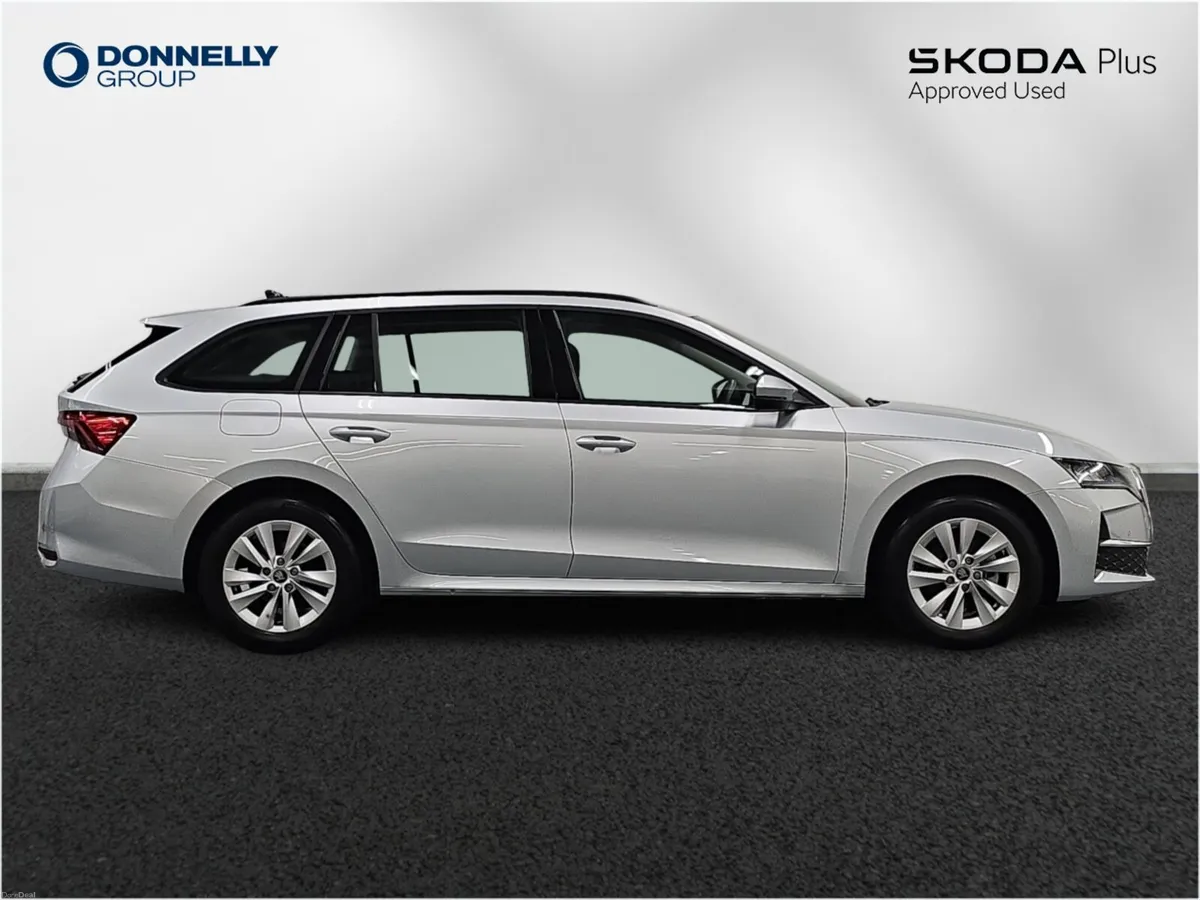 Skoda OCTAVIA Diesel Estate SE Technology - Image 4
