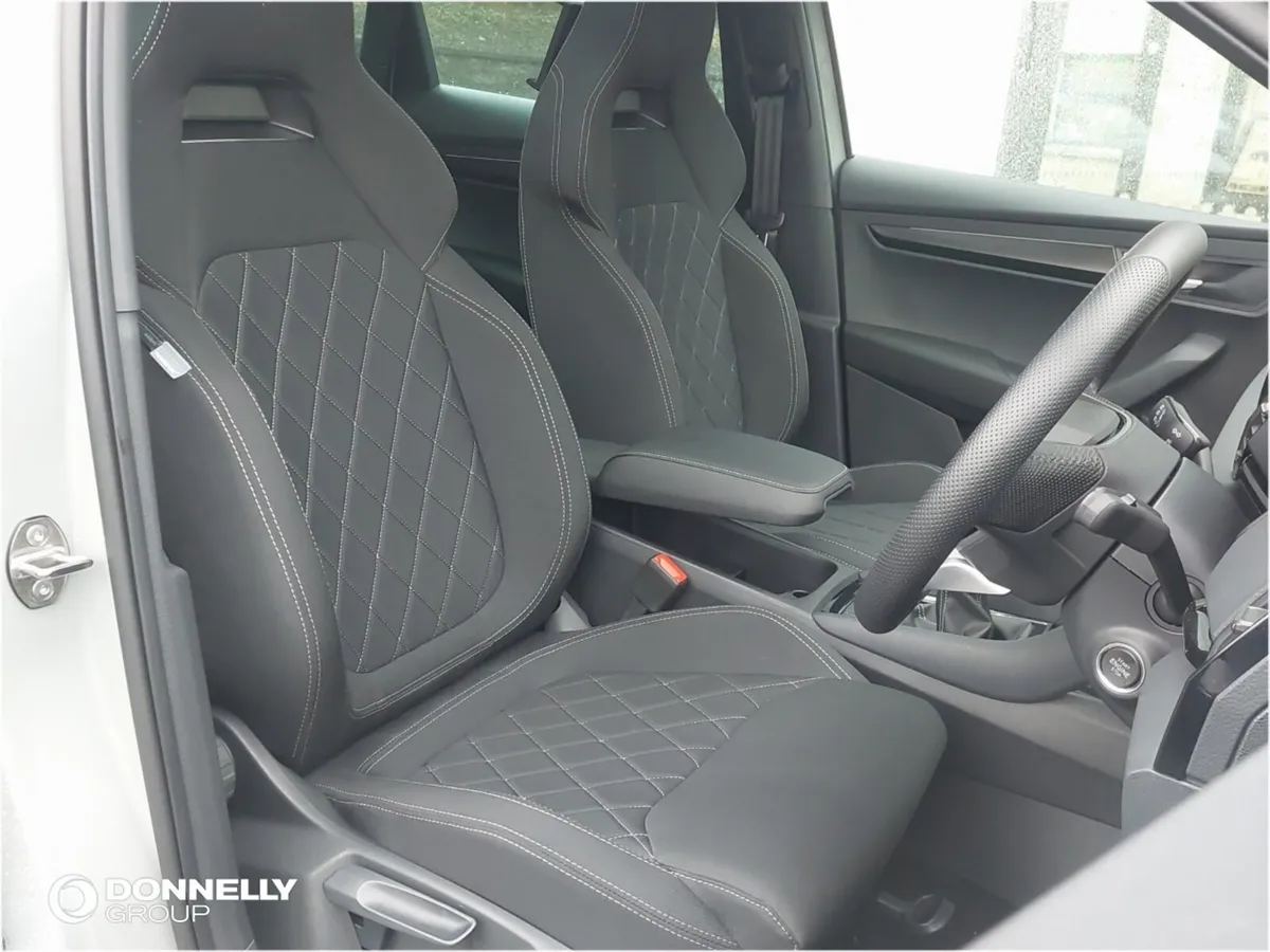 Skoda KAROQ Estate Sportline Edition - Image 2