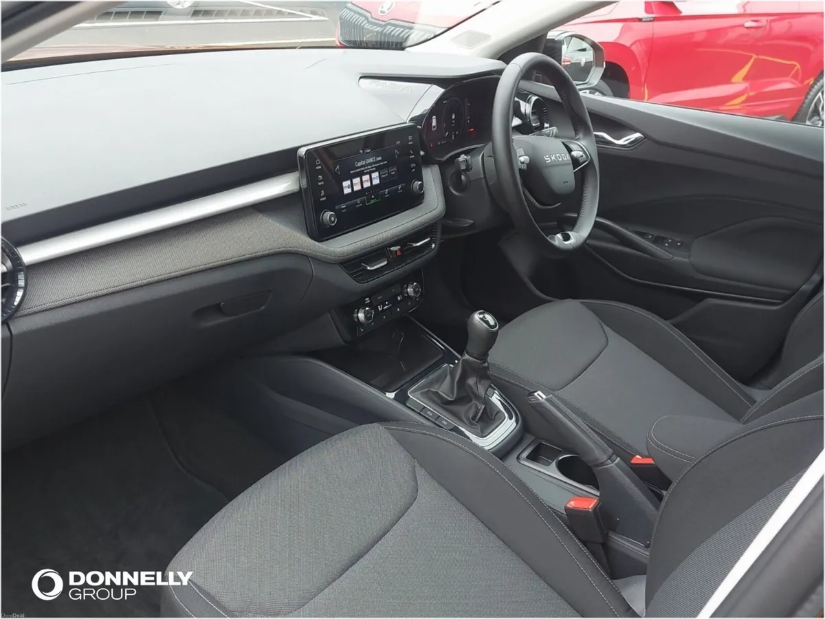 Skoda FABIA Hatchback Design Edition - Image 2