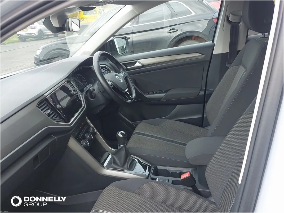 Volkswagen T-roc Hatchback Design - Image 2